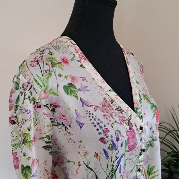 Zara Floral Blouse Women's Size Large Lightweight Top Colourful Long Sleeved - Picture 9 of 12